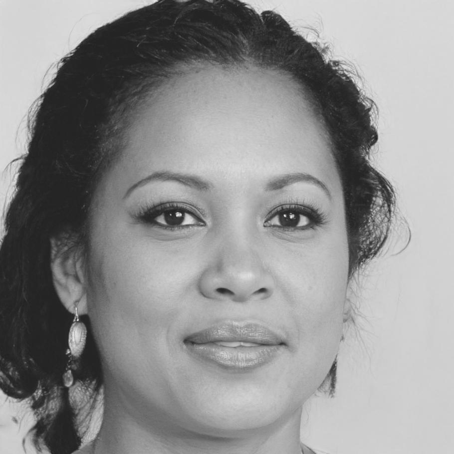 Porträt von Ingrid Holzapfel, Expertin für Datenbanksicherheit